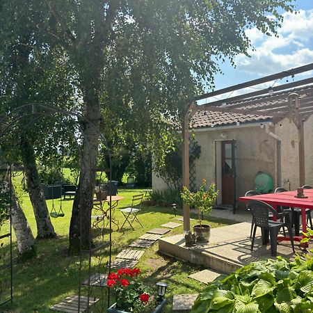 شقة Studio En Auvergne Le Ruisseau Saint-Priest-Bramefant المظهر الخارجي الصورة